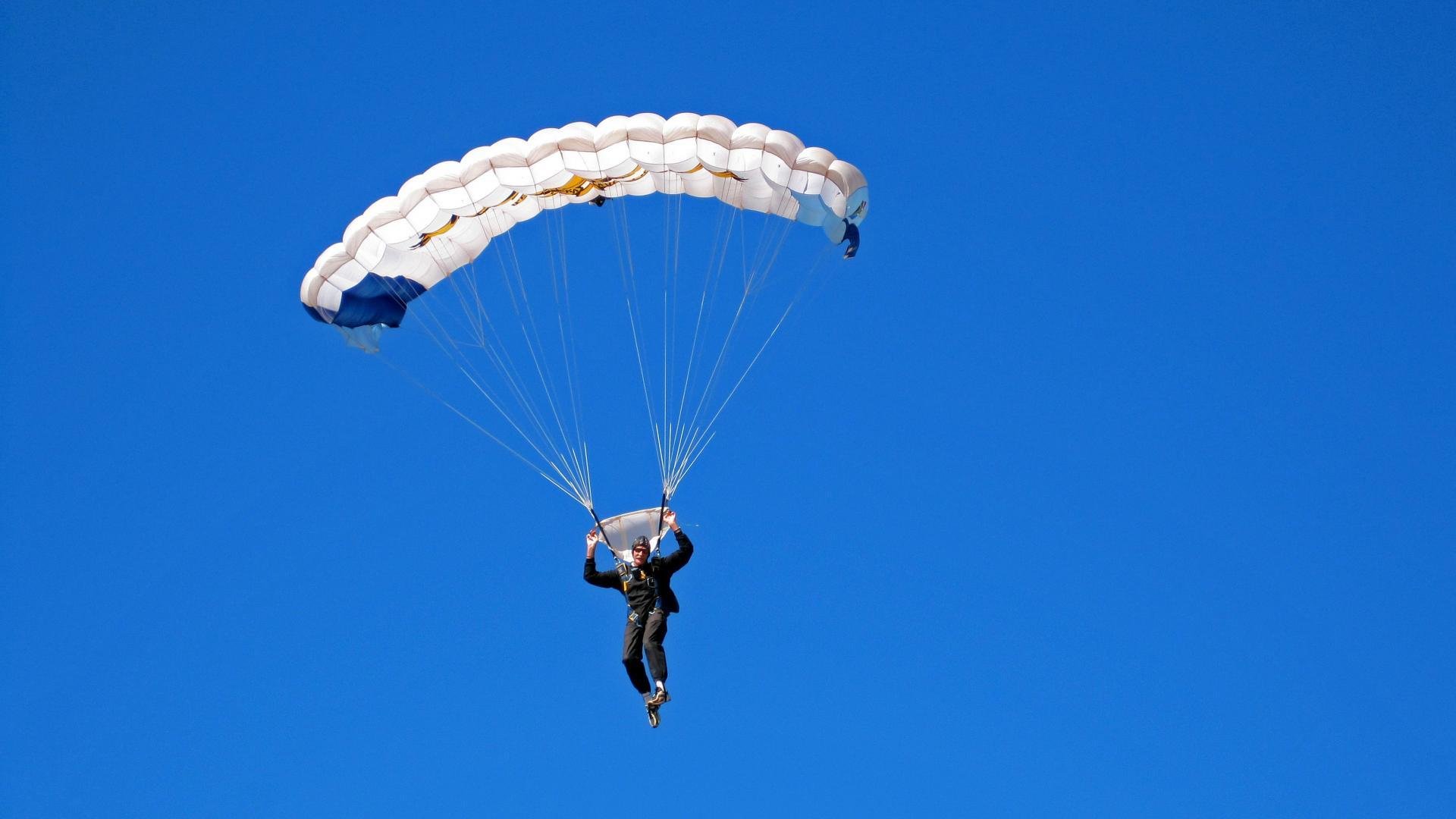 FaZe开启LOL直播系列挑战赛，英雄联盟faker直播