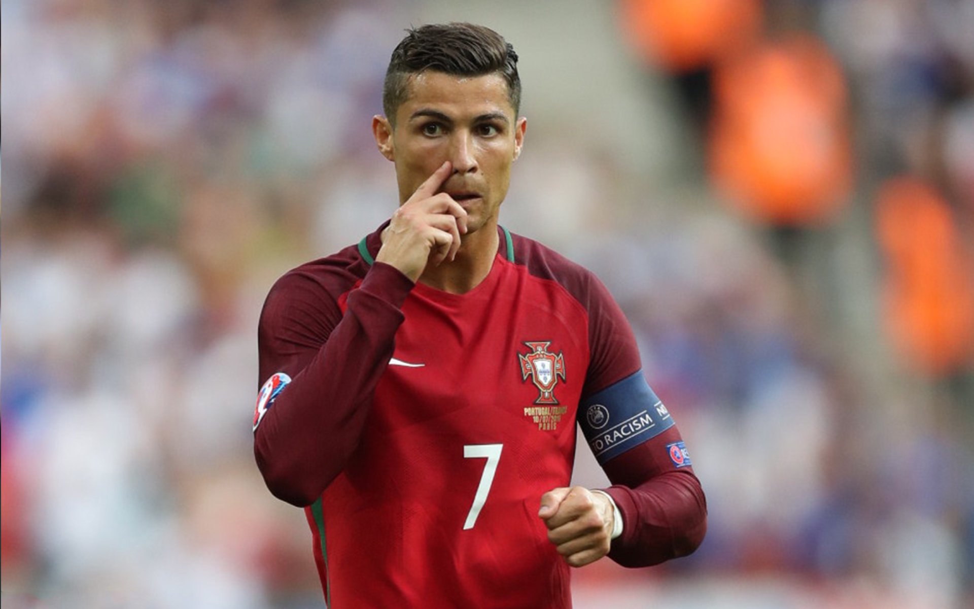 博洛尼亚主场爆冷获胜，成功保持主场优势，博洛尼亚主客场球衣